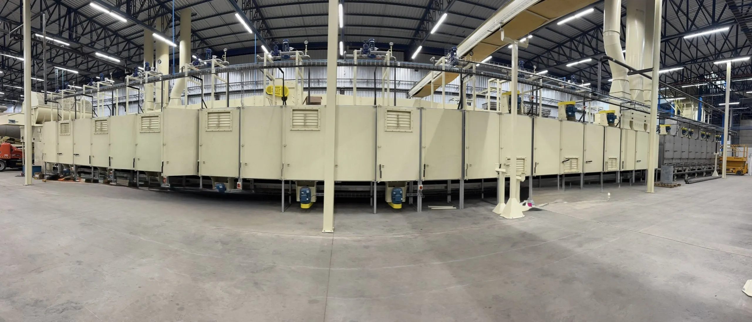 Panoramic view of the redrying hall at a SUR Engenharia reference installation